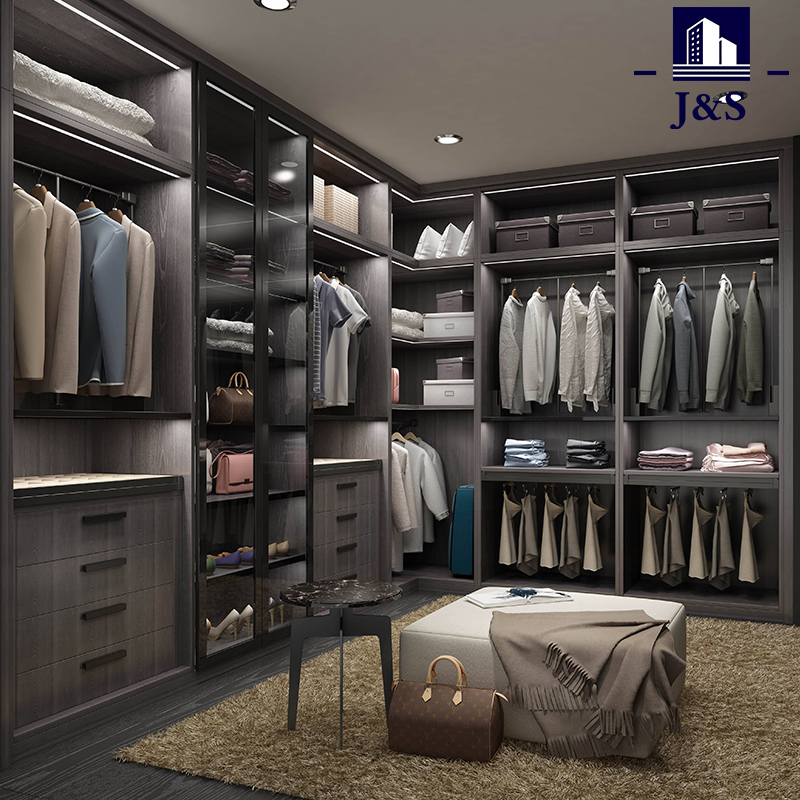 Apa sampeyan arep nyetel walk in closet