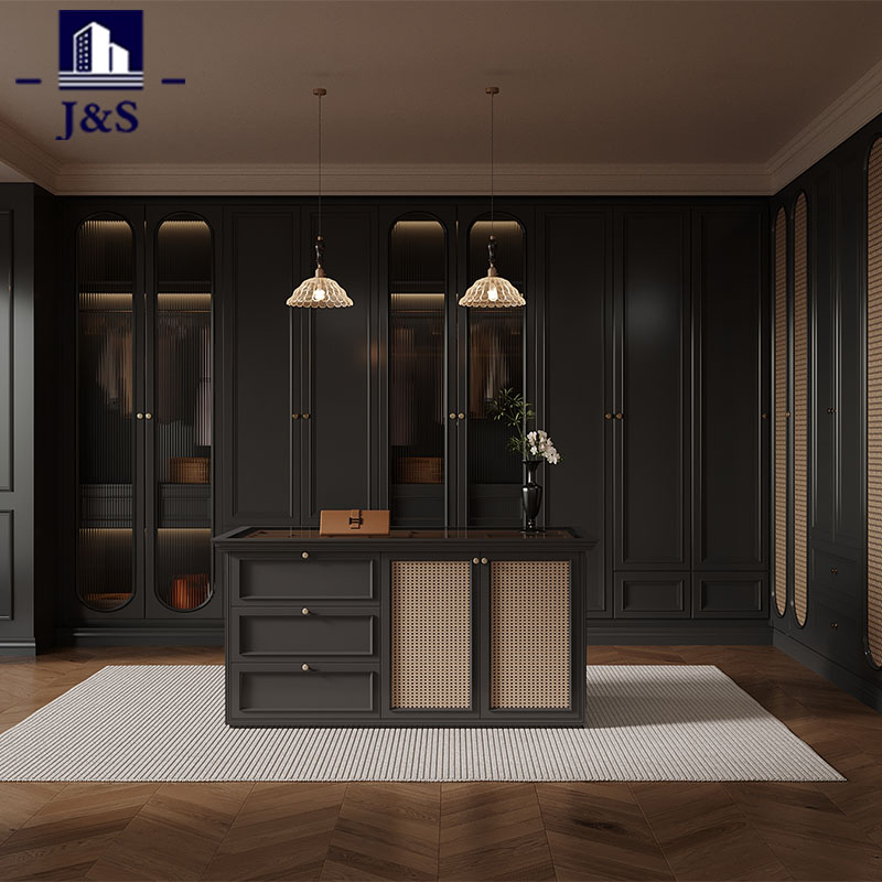 Cat Lacquer Pintu Wardobe