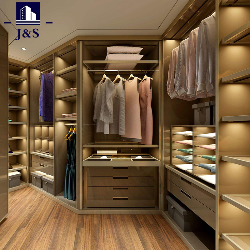 Gedhe Walk in Closet Design kanggo Master Bedroom